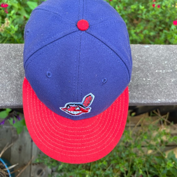 Cleveland Indians Hat - Picture 3 of 8